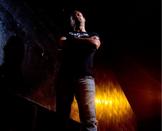 <STRONG>Dusk</STRONG> es un productor costarricense de Darkpsy, Darkstep e Industrial Metal que se encuentra promocionando su más reciente EP titulado...