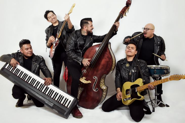 La agrupación capitalina de rockabilly <b>Los Pandilleros</b> está de fiesta con el lanzamiento de su disco debut ¡Soy Pandillero! el cual ya está dis...