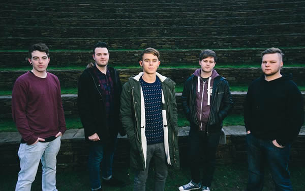 Day Old Hate es una banda de rock alternativo británica de Leeds, Reino Unido. Formada en 2012, la banda grabó su primer EP, titulado 'Distances', ese...