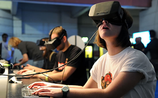 Después de una larga espera de más de 3 años desde que inició en Kickstarter, el casco de realidad virtual <strong>Oculus Rift</strong> estará disponi...