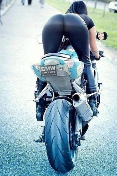 Chicas sexies en motocicletas