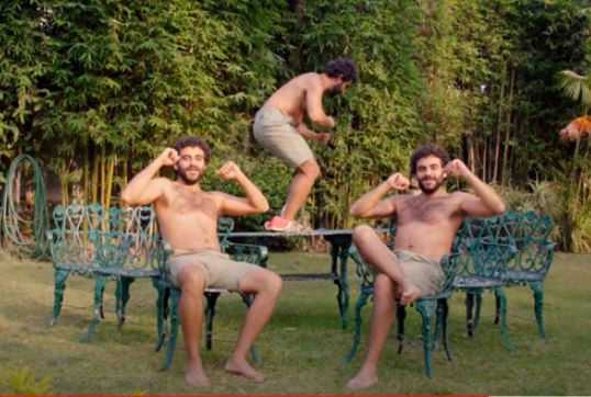 Como un eco desde el encierro, donde se extraña bailar una cumbia bien pegados, Centavrvs nos regala “Enloquecidos”, su más reciente sencillo, una cop...