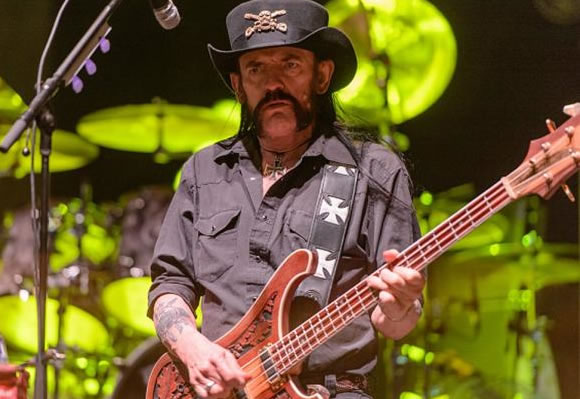 El próximo sábado 9 de enero, el mundo se unirá para celebrar la vida de nuestro amigo y hoy leyenda, Lemmy Kilmister.
 
Su familia y sus más cercan...