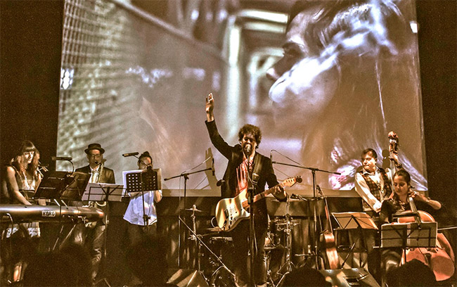 Alfonso André y María Barracuda, entre otros rockeros disfrutaron el concierto de su colega Atto Attie, Lídeer de Orquesta 24 cuadros, el pasado viern...