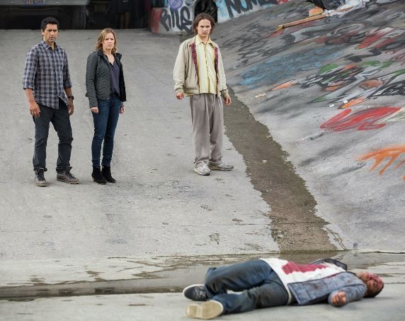 FEAR THE WALKING DEAD es el nombre de la nueva serie de Robert Kirkman y llegará a AMC a nivel mundial.  

Robert Kirkman, Gale Anne Hurd, Greg Nico...