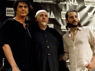 NI UNA MAS!!!!  Saúl Hernandez, Peter Gabriel y Diego Luna