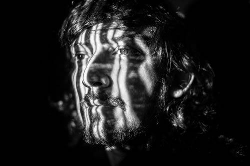 LEON LARREGUILanza segundo disco solista 'VOLUMA' y anuncia fechas de gira internacional, Leon Larregui presenta Voluma, Leon larregui lanza segundo disco solista,  Fechas de gira internacional de Leon Larregui