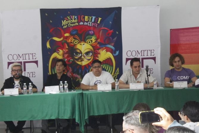 XXXIX Marcha del Orgullo LGBTTTI Charly Montana, Señora Kong y Eurídice, presentes, Charly Montana en la macha del orgullo gay 2017, músicos en marcha lgbt,  Señora kong en marcha del orgullo gay