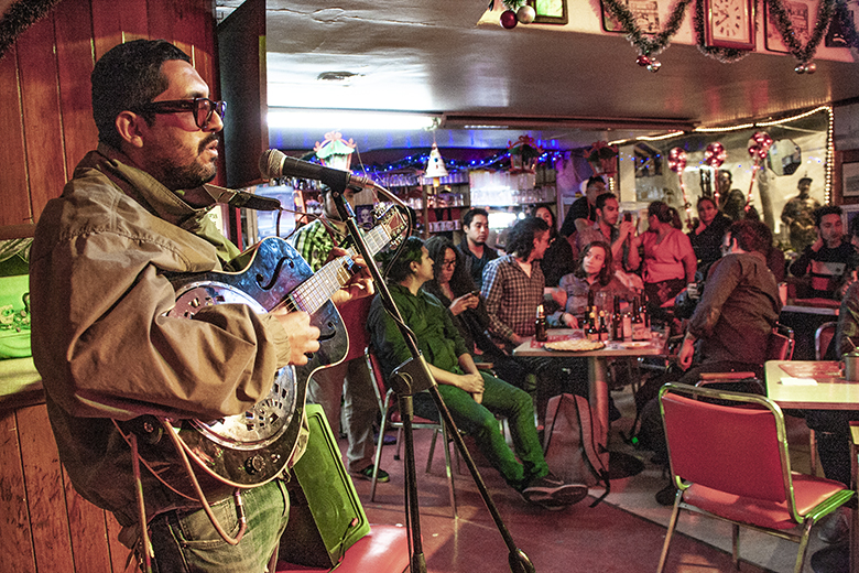 Salvando a La TreviCrónica - El rock se une contra la gentrificación, La Trevi, Cafetería, rock, gentrificación, Andy Mountains, Perro Mapache, Belafonte Sensacional, CDMX