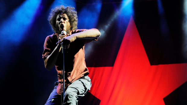 RAGE AGAINST THE MACHINESe reunirán en el 2020, y estelares en Coachella, La iconica banda noventera Rage Against the Machine ha anunciado a través de sus redes sociales una serie de fechas para el 2020 incluyendo 2 fines de semana en Coachella