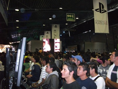 KINKY En el cierre de conexión Playstation, 