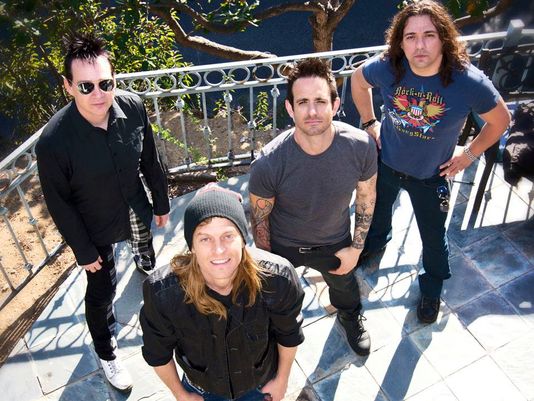 PUDDLE OF MUDD6 de Marzo - El Plaza, 