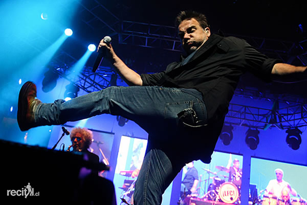 FABULOSOS CADILLACSGira La música lo salvará todo - Foro Sol, 