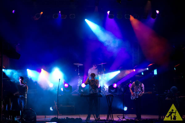 CUT COPY EN MEXICO, CON LOS DANIELS - SIX FLAGS - 2 JUNIO