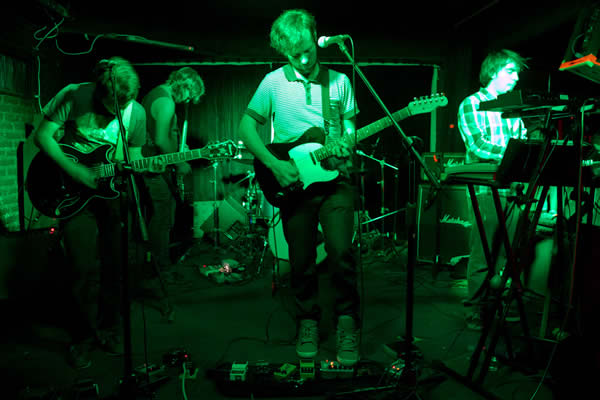 NEON WALRUS PRESENTANDO EPICO - 24 MARZO
